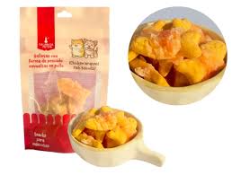 GALLETAS CON FORMA DE PESCADO ENVUELTAS EN POLLO